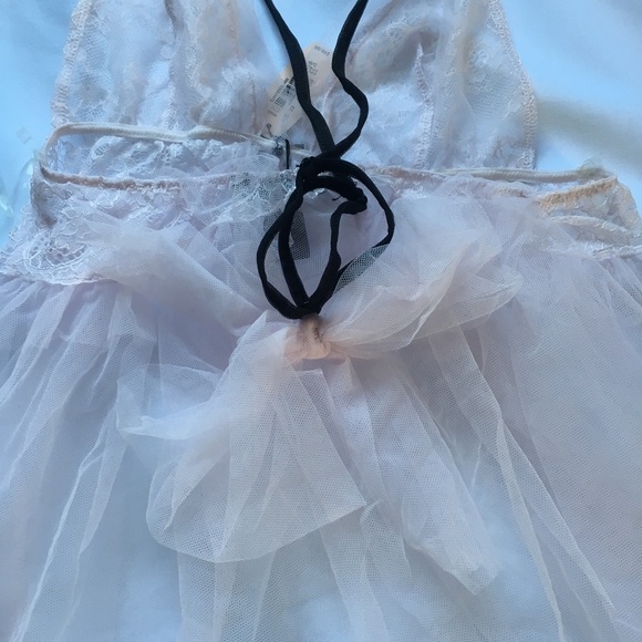 Brand New Victoria’s Secret  Runway Edition. - Picture 3 of 8